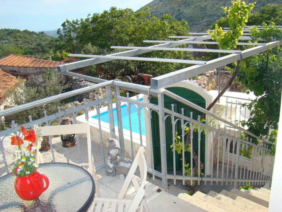 Stone House Zgogo Villa โตรกีร์ ภายนอก รูปภาพ